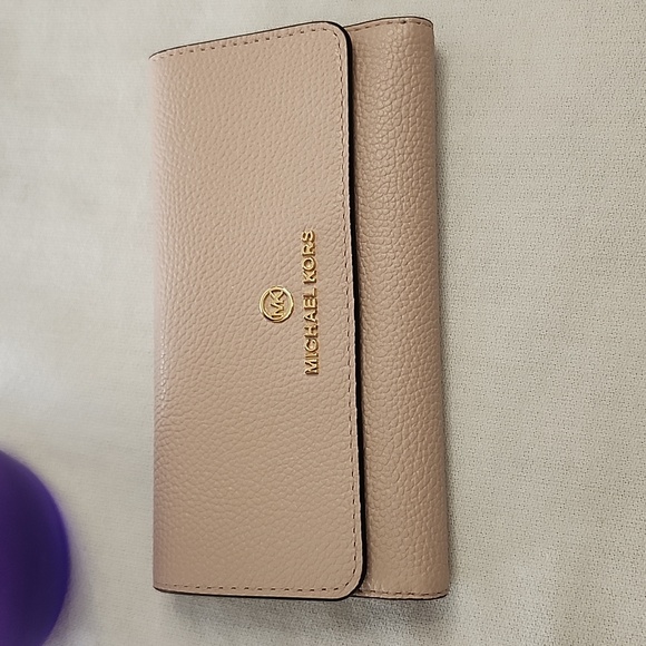 NWOT Michael Kors Pebbled Leather Tri-Fold Wallet - Picture 2 of 15